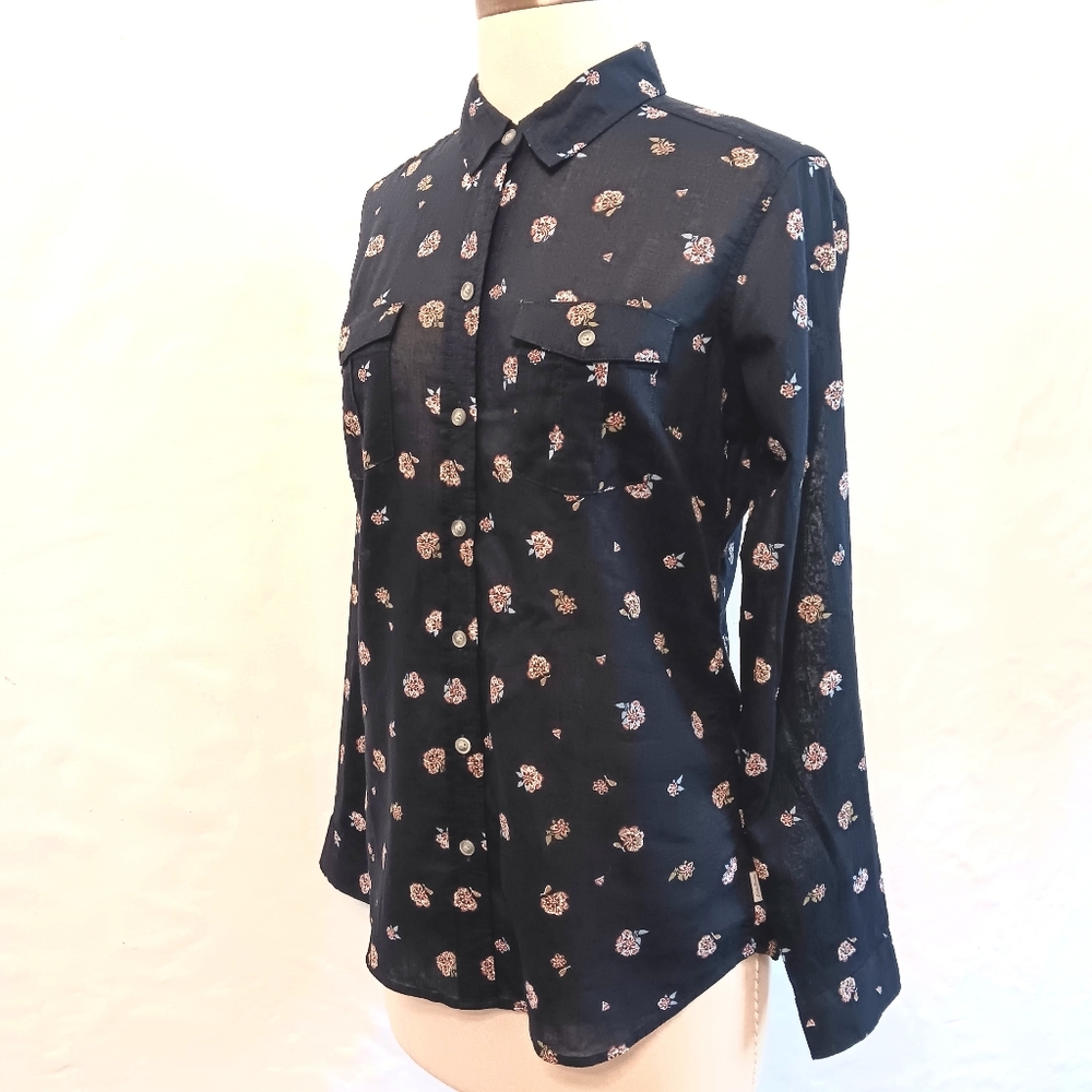 Eddie Bauer semi sheer cotton button-up w/ flowers. Small